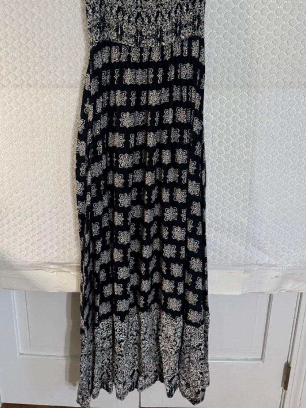 Band Of Gypsies Smocked Top, Medallion Print , Maxi Dress- Adj Straps Sz XS - Picture 4 of 9